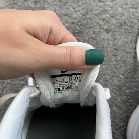 Womens Nike Sneakers - Picture 9 of 9